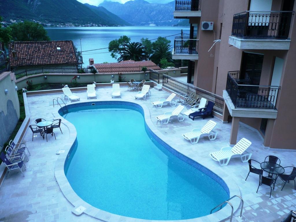 Apartments Coral Котор Екстериор снимка
