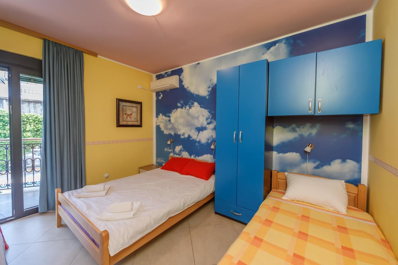 Apartments Coral Котор Екстериор снимка