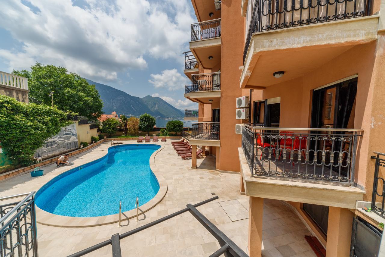 Apartments Coral Котор Екстериор снимка