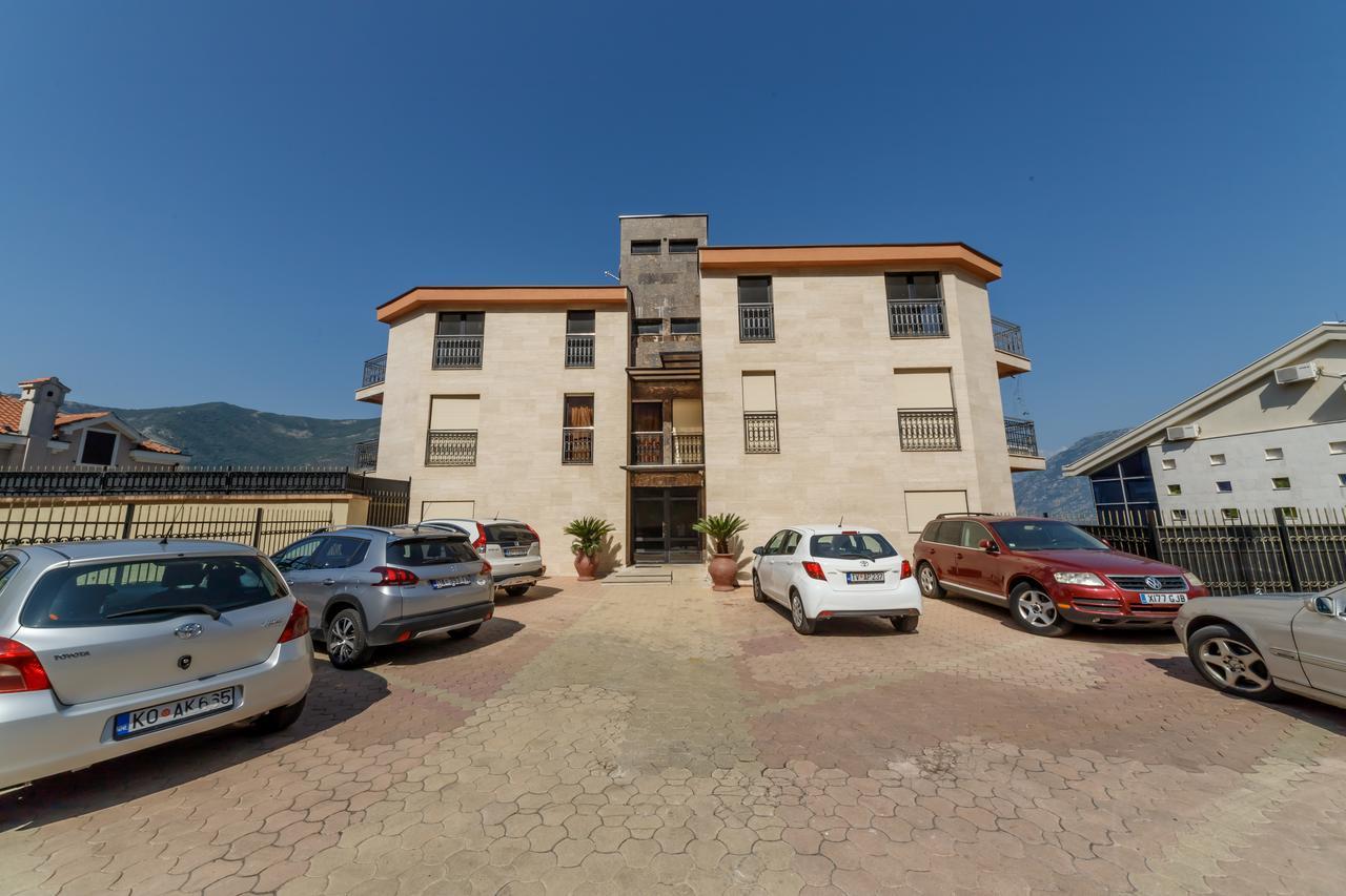 Apartments Coral Котор Екстериор снимка