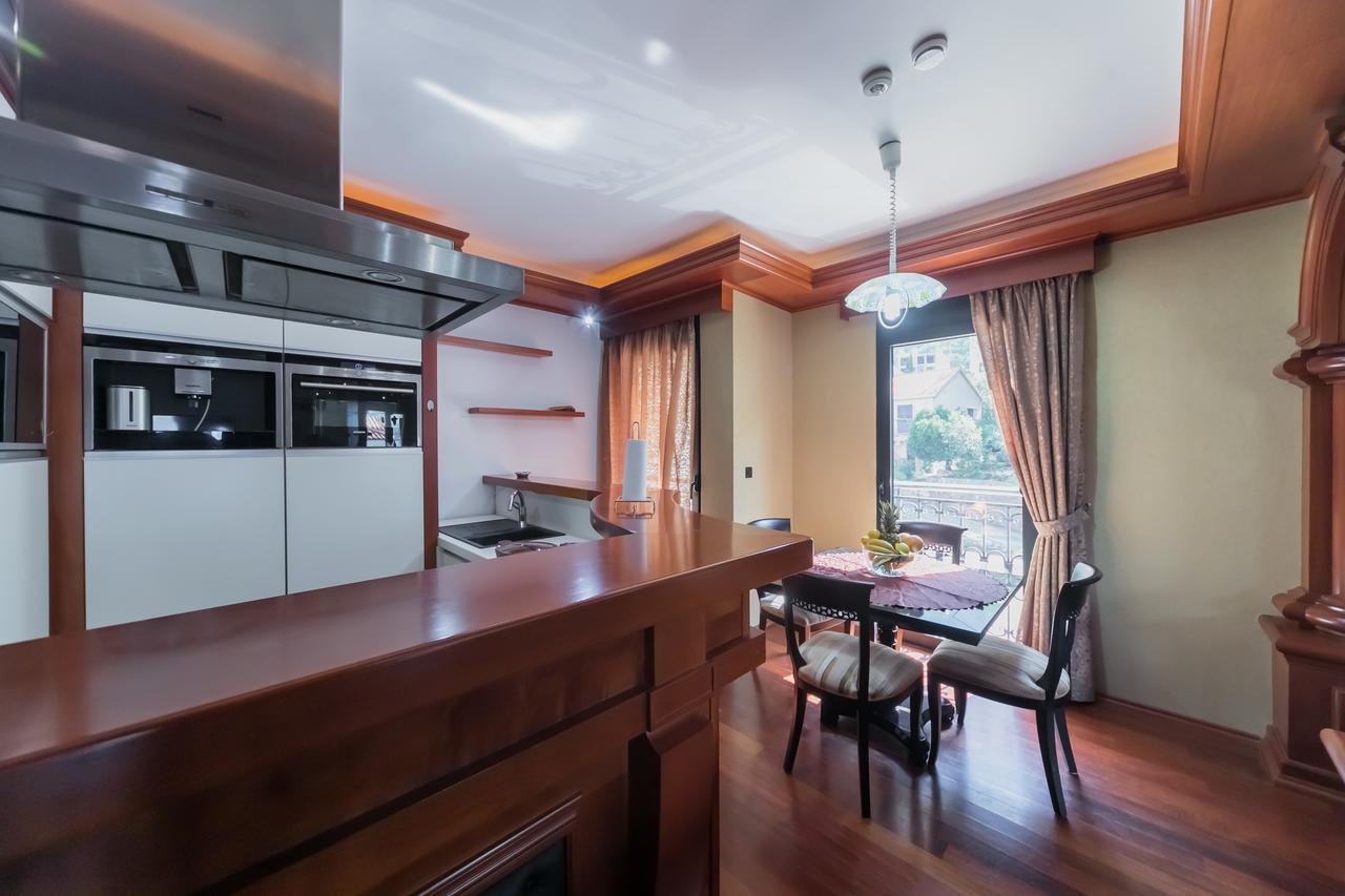 Apartments Coral Котор Екстериор снимка