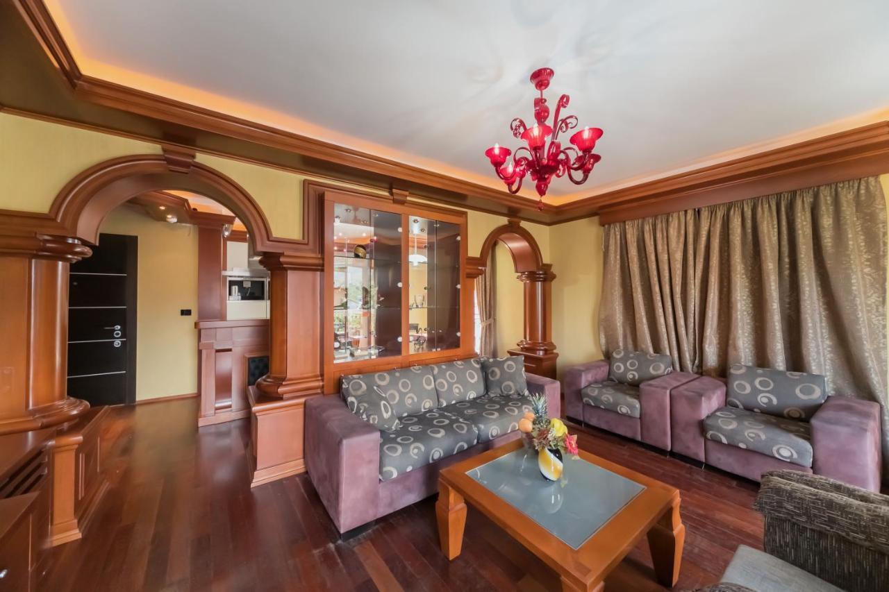 Apartments Coral Котор Екстериор снимка