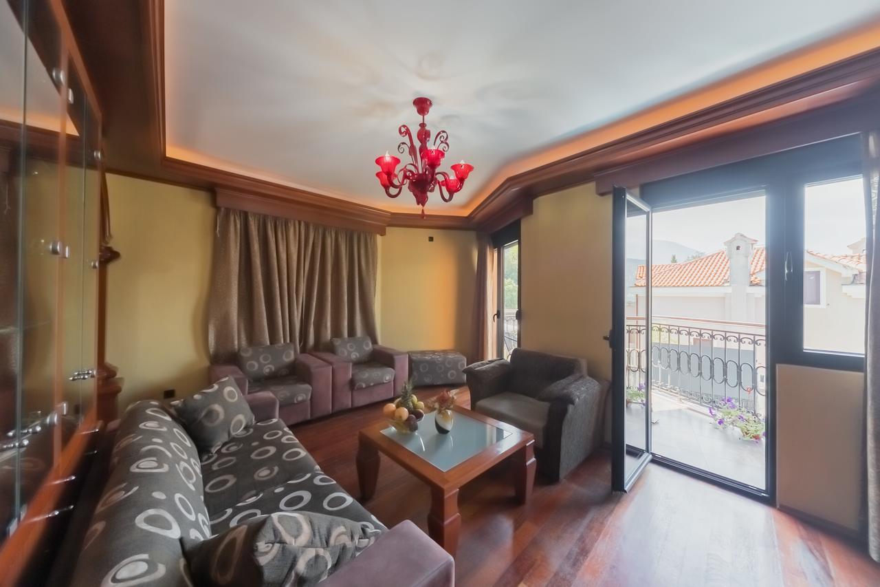 Apartments Coral Котор Екстериор снимка