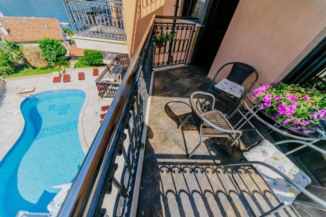 Apartments Coral Котор Екстериор снимка
